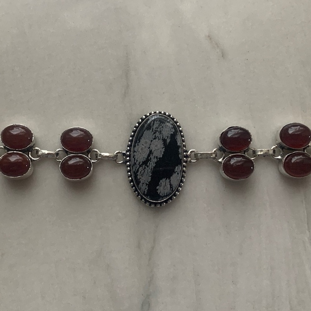 1882 Elegant Silver and Brown Bracelet with Black Stone